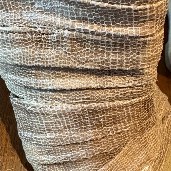 Aerosoles  open toe sling back shoe/wedge heel  tan sparkly leather/suede size 9 - Picture 9 of 14